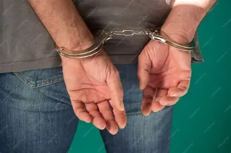 Homem mostra pênis para mulher após ela recusar drinque em boate sertaneja de Cuiabá